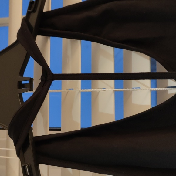 Black tanktop - Picture 7 of 9